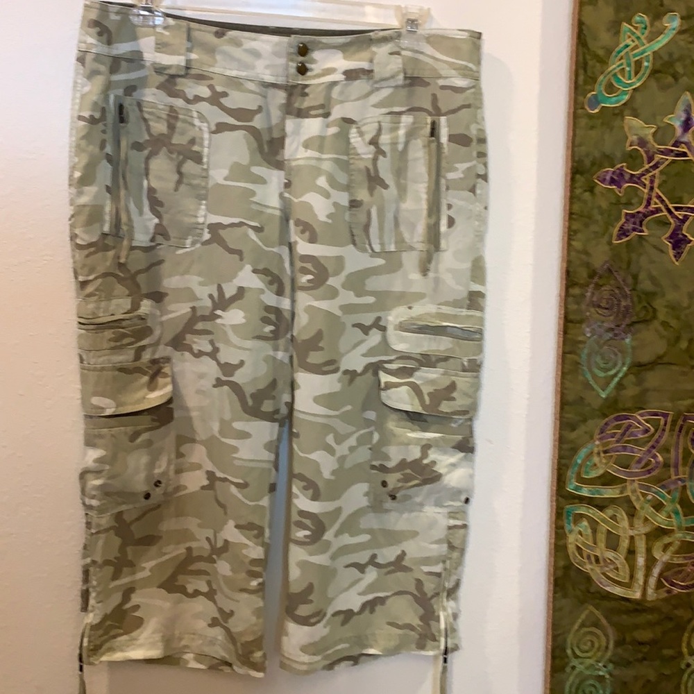 Cammo Juicy Couture Capri pant